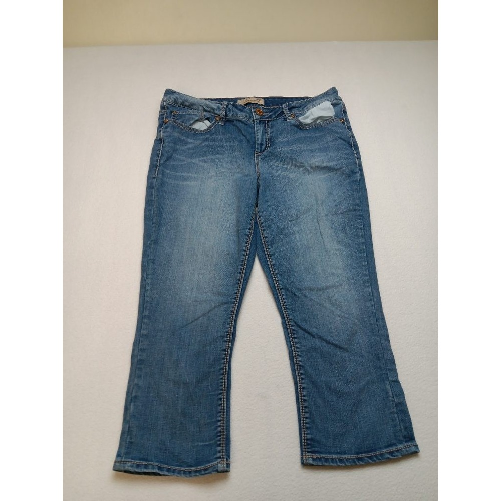Seven7 Womens Size 12 Capri Cropped Jeans Medium Wash Stretch Bootcut Denim